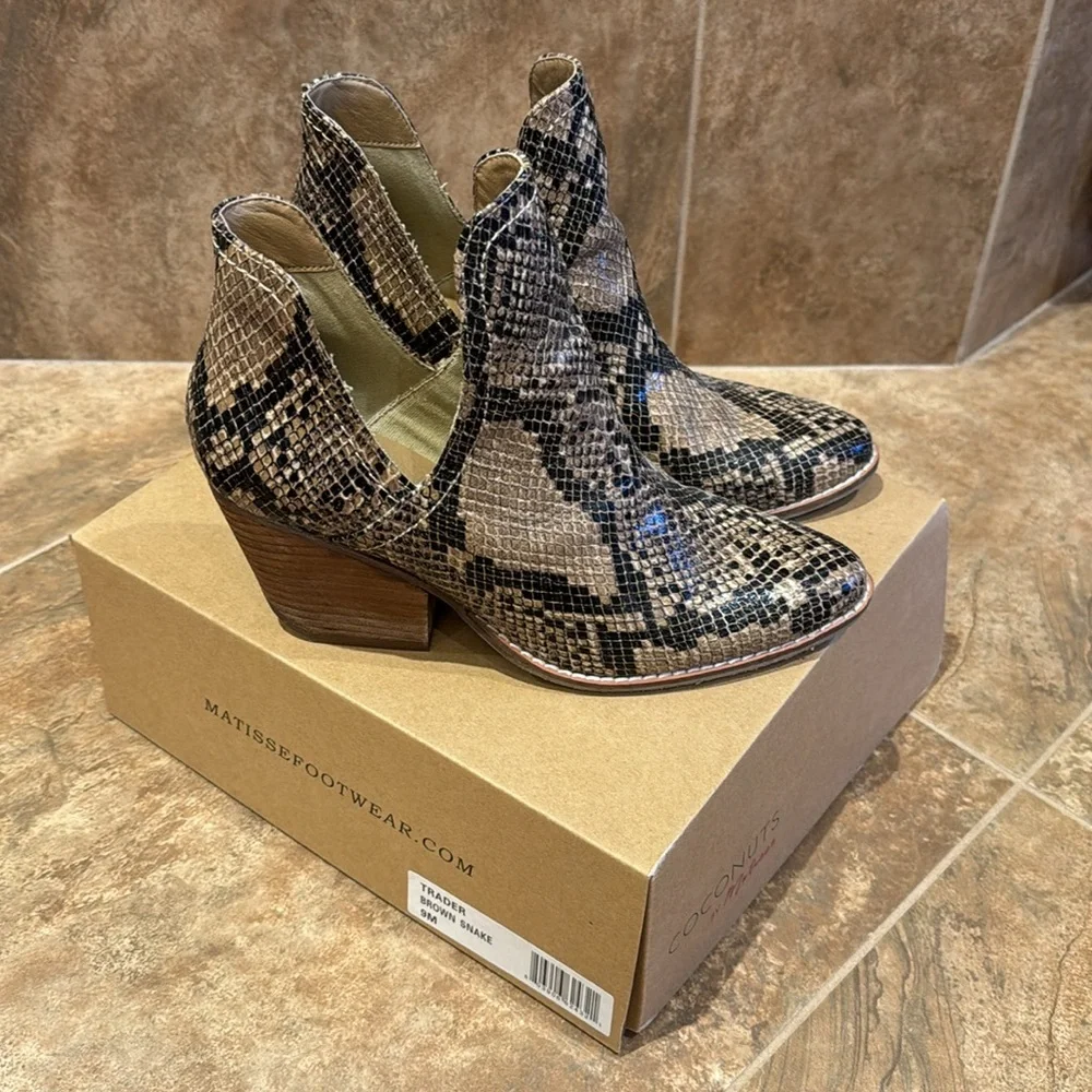 Coconuts by Matisse ‘Trader’ Brown Snake Boots—Size 9 - Picture 2 of 8